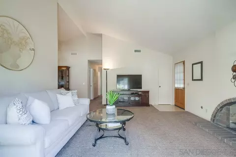 Living - 10061 Nuerto Ln, Spring Valley, CA 91977 photo 4 of 5