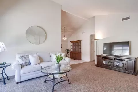 Living - 10061 Nuerto Ln, Spring Valley, CA 91977 photo 3 of 5