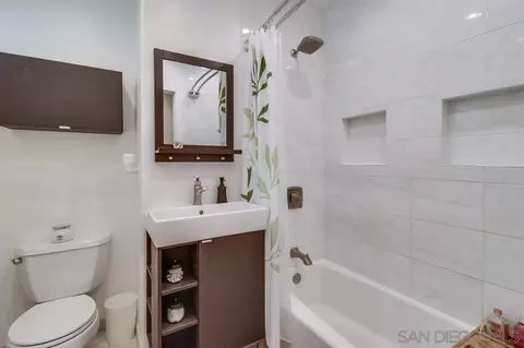 Bath - 725 Ramona Ave, Spring Valley, CA 91977 photo 1 of 5