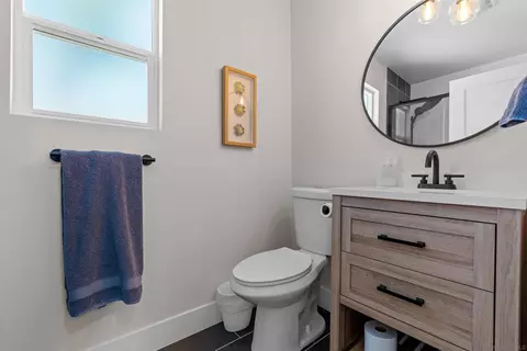 Bath - 814 8th St, Imperial Beach, CA 91932 photo 5 of 7
