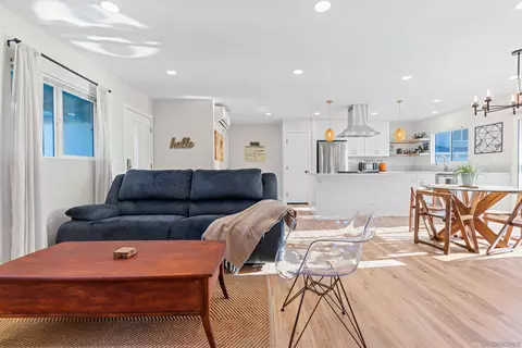 Living - 814 8th St, Imperial Beach, CA 91932 photo 1 of 3