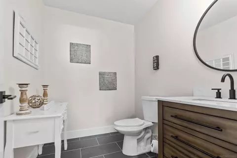 Bath - 814 8th St, Imperial Beach, CA 91932 photo 4 of 7