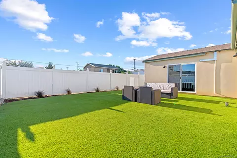 Exterior - 814 8th St, Imperial Beach, CA 91932 photo 5 of 10