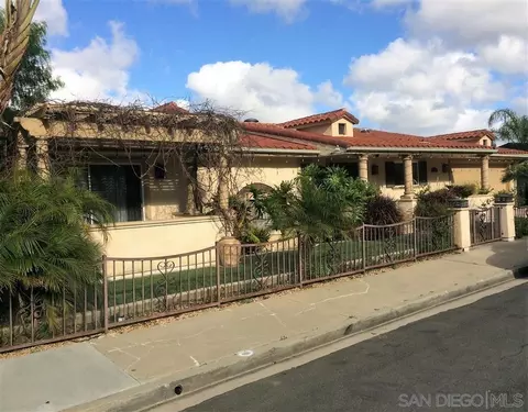 5713 Desert View Dr, La Jolla, CA 92037