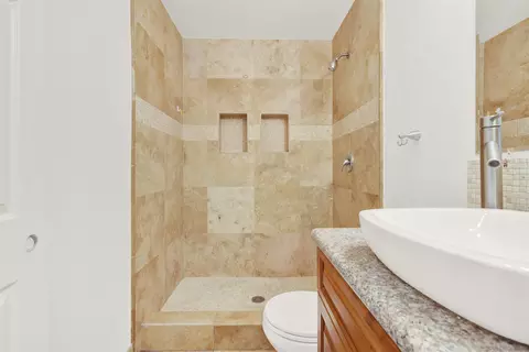 Bath - 1380 E Washington Ave #8, El Cajon, CA 92019 photo 2 of 2