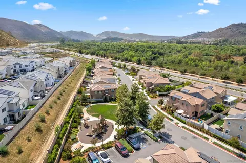 35280 Persano Pl, Fallbrook, CA 92028 photo 3