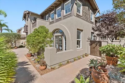 676 Cypress Hills Dr, Encinitas, CA 92024