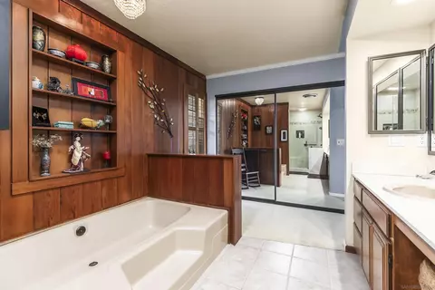 Bath - 4537 Panorama Dr, La Mesa, CA 91941 photo 6 of 9