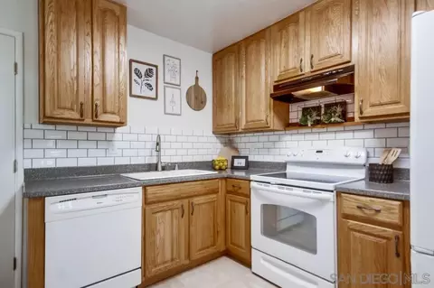 Kitchen - 12136 Tangelo Dr, Lakeside, CA 92040 photo 2 of 3