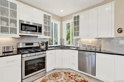 2496 Starlight Gln, Escondido, CA 92026 photo 9