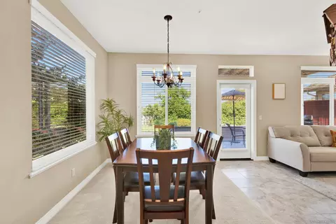 2496 Starlight Gln, Escondido, CA 92026 photo 12