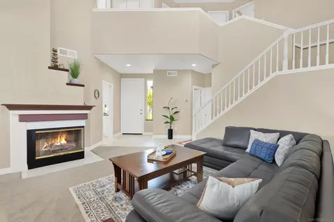 2496 Starlight Gln, Escondido, CA 92026 photo 3