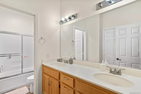 Bath - 1469 Rancho Rose Way #25, Oceanside, CA 92057 photo 1 of 2