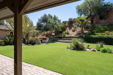 1243 Crest Dr, Encinitas, CA 92024 photo 18