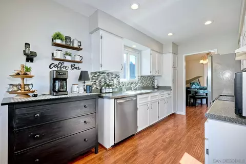 10255 Princess Marcie Dr, Santee, CA 92071 photo 12