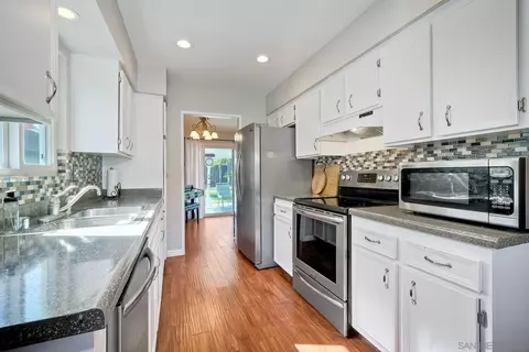 10255 Princess Marcie Dr, Santee, CA 92071 photo 11