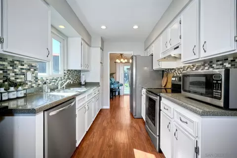 10255 Princess Marcie Dr, Santee, CA 92071 photo 13