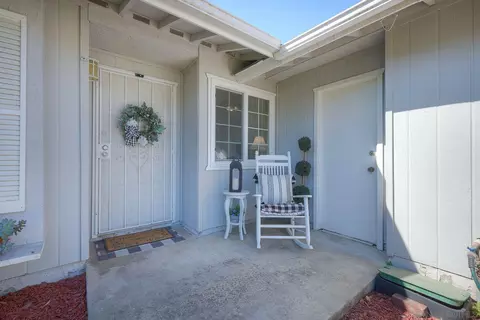 10255 Princess Marcie Dr, Santee, CA 92071 photo 2