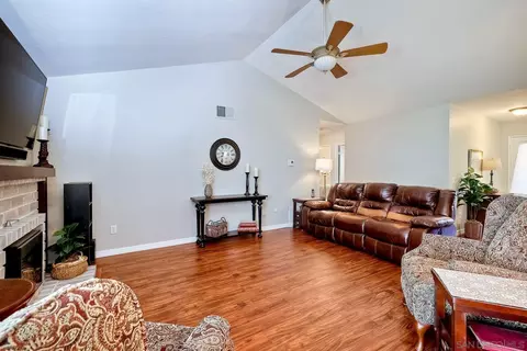 10255 Princess Marcie Dr, Santee, CA 92071 photo 6