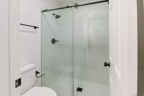 Bath - 2425 Cranston Dr #212, Escondido, CA 92025 photo 2 of 3
