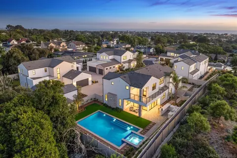 View/Area - 2916 Highland Dr, Carlsbad, CA 92008 photo 4 of 9