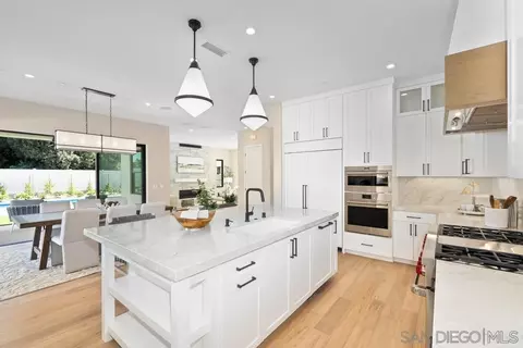 Kitchen - 2916 Highland Dr, Carlsbad, CA 92008 photo 4 of 6