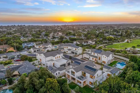 View/Area - 2916 Highland Dr, Carlsbad, CA 92008 photo 3 of 9