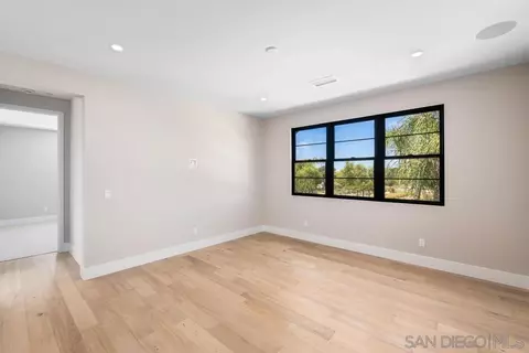Bedroom - 2916 Highland Dr, Carlsbad, CA 92008 photo 4 of 4