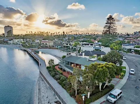 1069 E Briarfield, San Diego, CA 92109