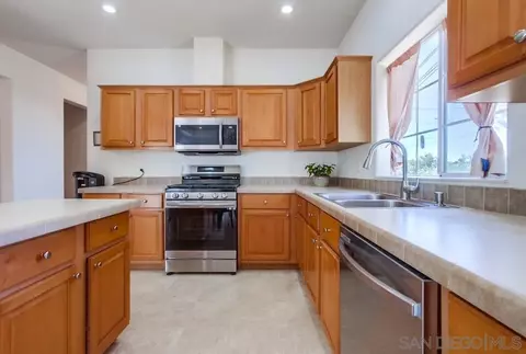 Kitchen - 17834 Highway 67, Ramona, CA 92065 photo 4 of 6