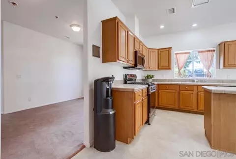 Kitchen - 17834 Highway 67, Ramona, CA 92065 photo 3 of 6