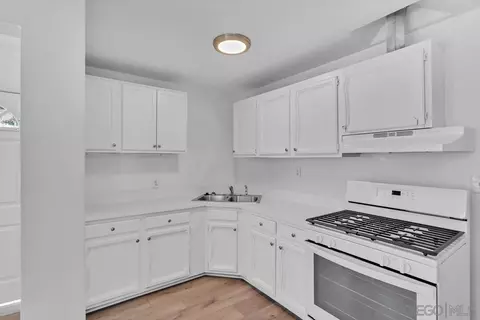Kitchen - 7901 Hillside Dr, La Mesa, CA 91942 photo 3 of 7
