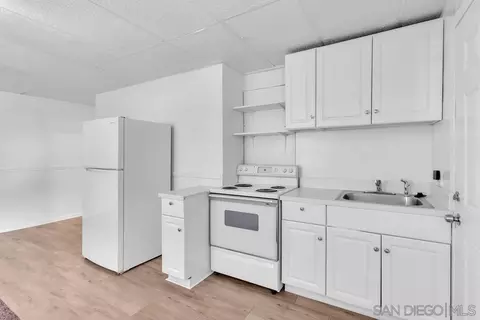 Kitchen - 7901 Hillside Dr, La Mesa, CA 91942 photo 2 of 7