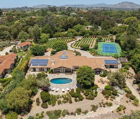 6443 Mimulus, Rancho Santa Fe, CA 92067 photo 2