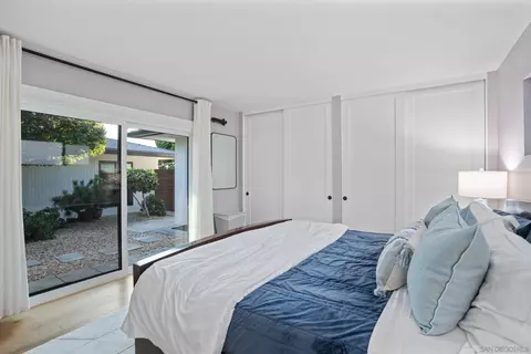Bedroom - 971 Skylark Dr, La Jolla, CA 92037 photo 3 of 5
