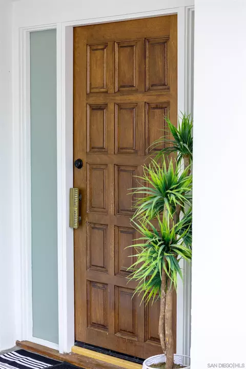 Entry Way - 971 Skylark Dr, La Jolla, CA 92037 photo 1 of 1