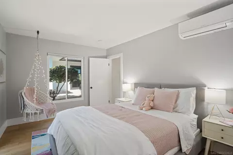 Bedroom - 971 Skylark Dr, La Jolla, CA 92037 photo 5 of 5