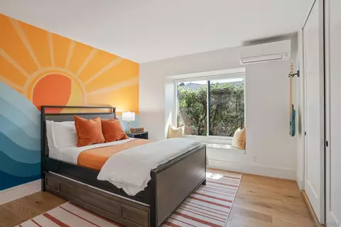 Bedroom - 971 Skylark Dr, La Jolla, CA 92037 photo 4 of 5
