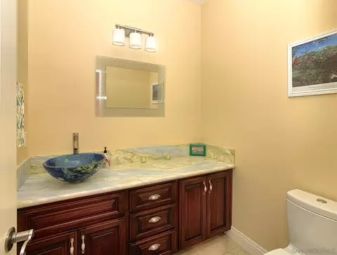 Bath - 3083 Sebastian Dr, Alpine, CA 91901 photo 3 of 5