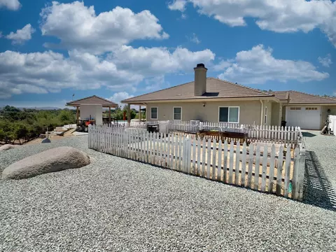 Exterior - 3083 Sebastian Dr, Alpine, CA 91901 photo 11 of 27