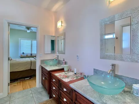 Bath - 3083 Sebastian Dr, Alpine, CA 91901 photo 5 of 5