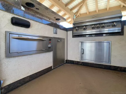 Kitchen - 3083 Sebastian Dr, Alpine, CA 91901 photo 3 of 8