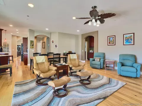 Living - 3083 Sebastian Dr, Alpine, CA 91901 photo 2 of 4