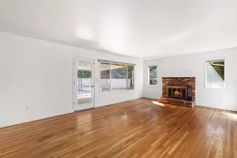Living - 10083 Norte Mesa Dr, Spring Valley, CA 91977 photo 3 of 4