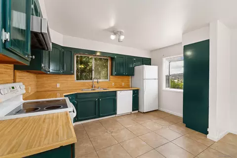 Kitchen - 10083 Norte Mesa Dr, Spring Valley, CA 91977 photo 4 of 5