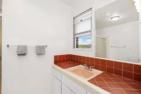 Bath - 10083 Norte Mesa Dr, Spring Valley, CA 91977 photo 1 of 2