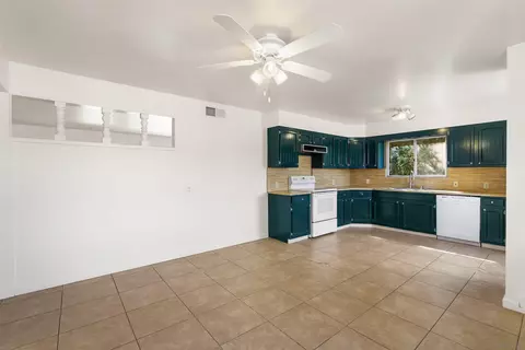 Kitchen - 10083 Norte Mesa Dr, Spring Valley, CA 91977 photo 2 of 5
