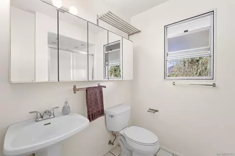 Bath - 10083 Norte Mesa Dr, Spring Valley, CA 91977 photo 2 of 2