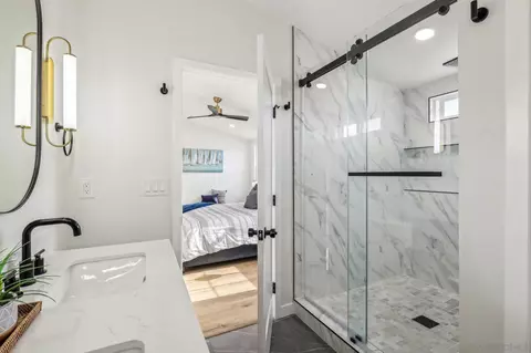 Bath - 12460 Vaughan Rd, Poway, CA 92064 photo 4 of 4