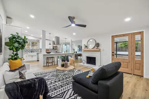 Living - 12460 Vaughan Rd, Poway, CA 92064 photo 3 of 3